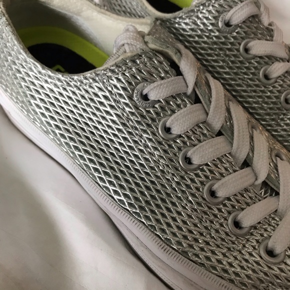 Silver leather Converse Chuck Taylor 6.5 - Picture 2 of 5